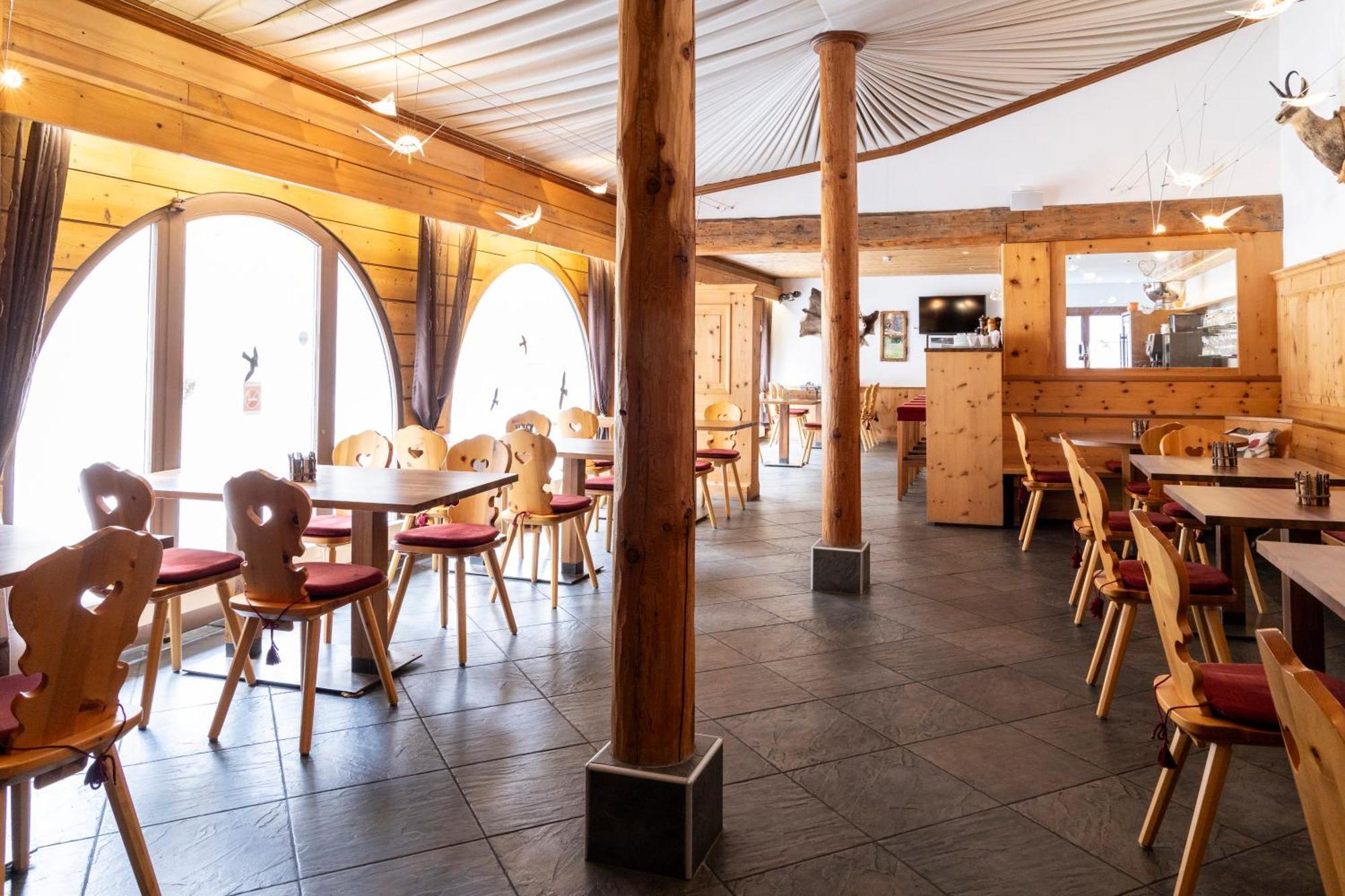 Hotel Chesa Grischa Sils Baselgia Екстериор снимка