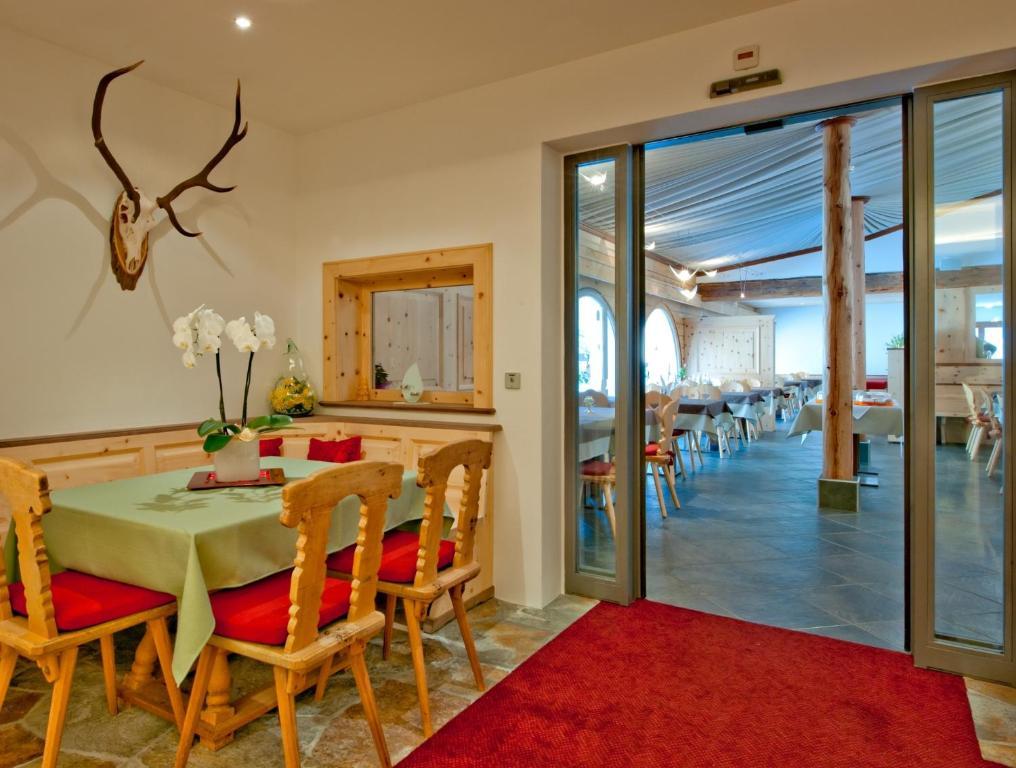 Hotel Chesa Grischa Sils Baselgia Екстериор снимка