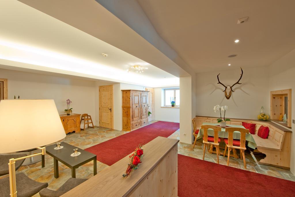 Hotel Chesa Grischa Sils Baselgia Екстериор снимка