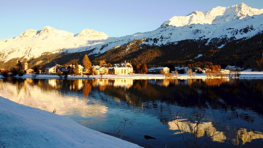 Hotel Chesa Grischa Sils Baselgia Екстериор снимка